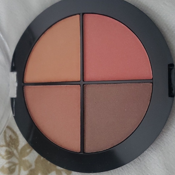 S.he Bronzer Palette - Picture 3 of 3